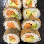 Fried salmon with avocado, 8 pieces